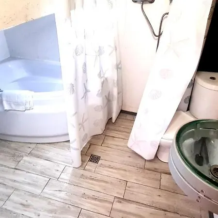 Sub Hel. Budzetowe Pokoje W Domu Z Basenem. Wokol Domu Tylko Natura. Balkon Zbyteczny. Exterior foto