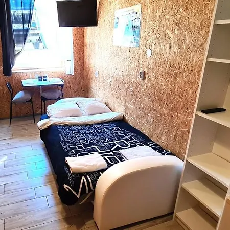 Sub Hel. Budzetowe Pokoje W Domu Z Basenem. Wokol Domu Tylko Natura. Balkon Zbyteczny. Exterior foto