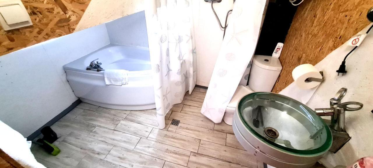 Sub Hel. Budzetowe W Domu Z Basenem. Wokol Domu Tylko Natura. Balkon Zbyteczny. *