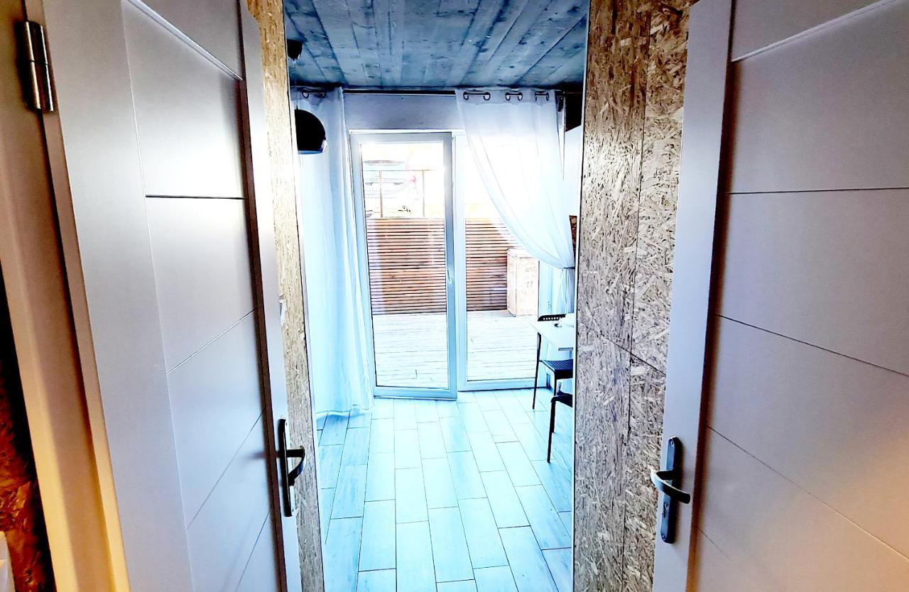Apartment Sub Hel. Budzetowe W Domu Z Basenem. Wokol Domu Tylko Natura. Balkon Zbyteczny. Hel