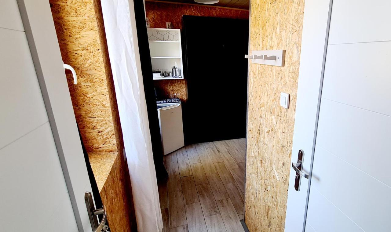 Apartment Sub Hel. Budzetowe W Domu Z Basenem. Wokol Domu Tylko Natura. Balkon Zbyteczny. Hel