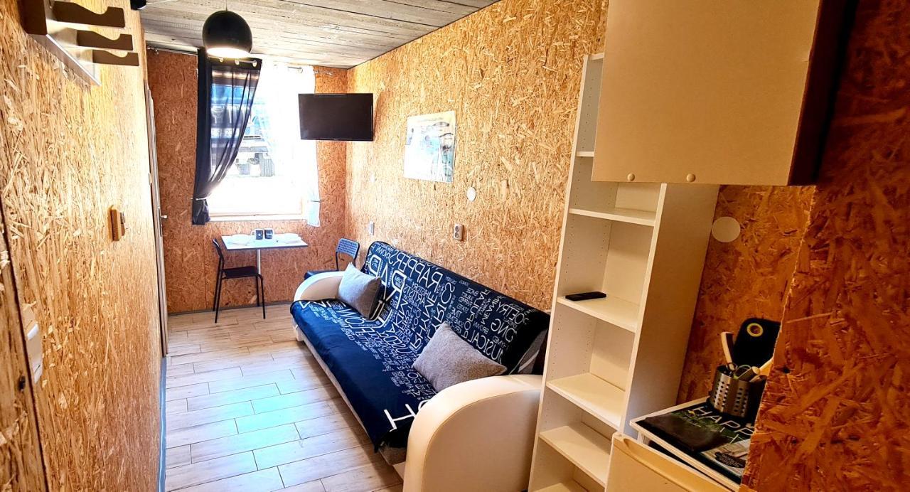Sub Hel. Budzetowe W Domu Z Basenem. Wokol Domu Tylko Natura. Balkon Zbyteczny. Apartmán