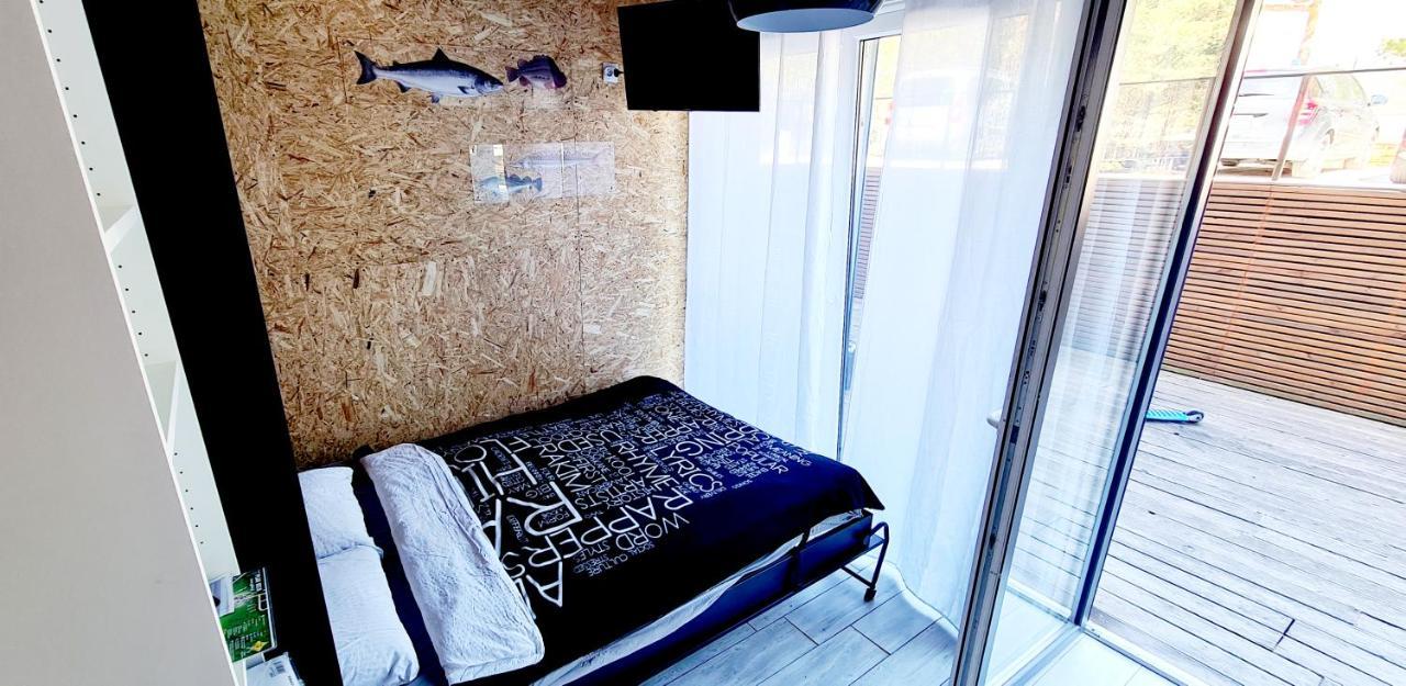 Apartment Sub Hel. Budzetowe W Domu Z Basenem. Wokol Domu Tylko Natura. Balkon Zbyteczny.
